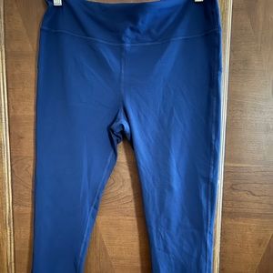Navy Blue Capri Leggings